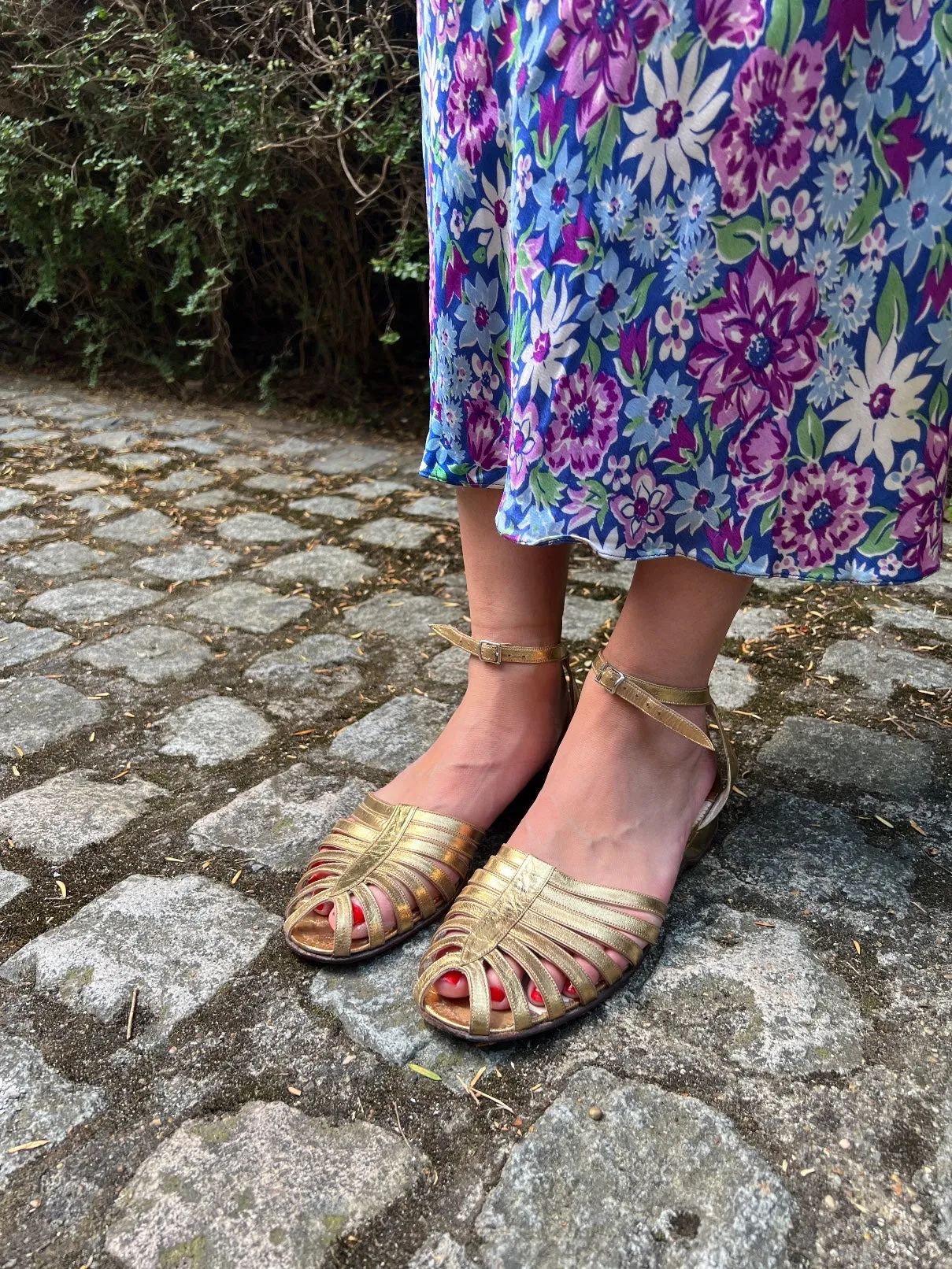 1930s Russell and Bromley Gold Low Wedge Sandal 39.5